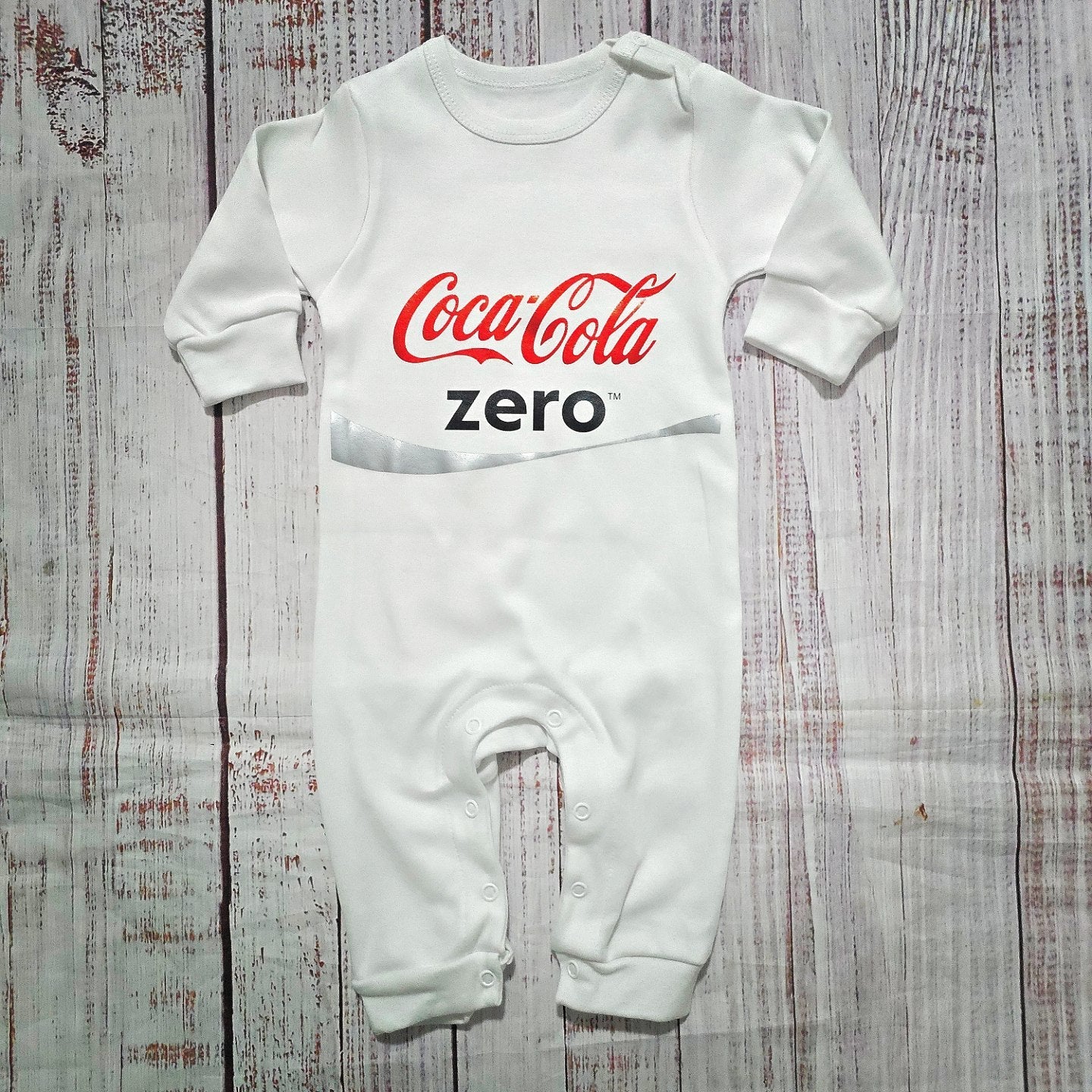 אוברול לתינוק עם הדפס קולה זירו תחפושת לתינוק לפורים