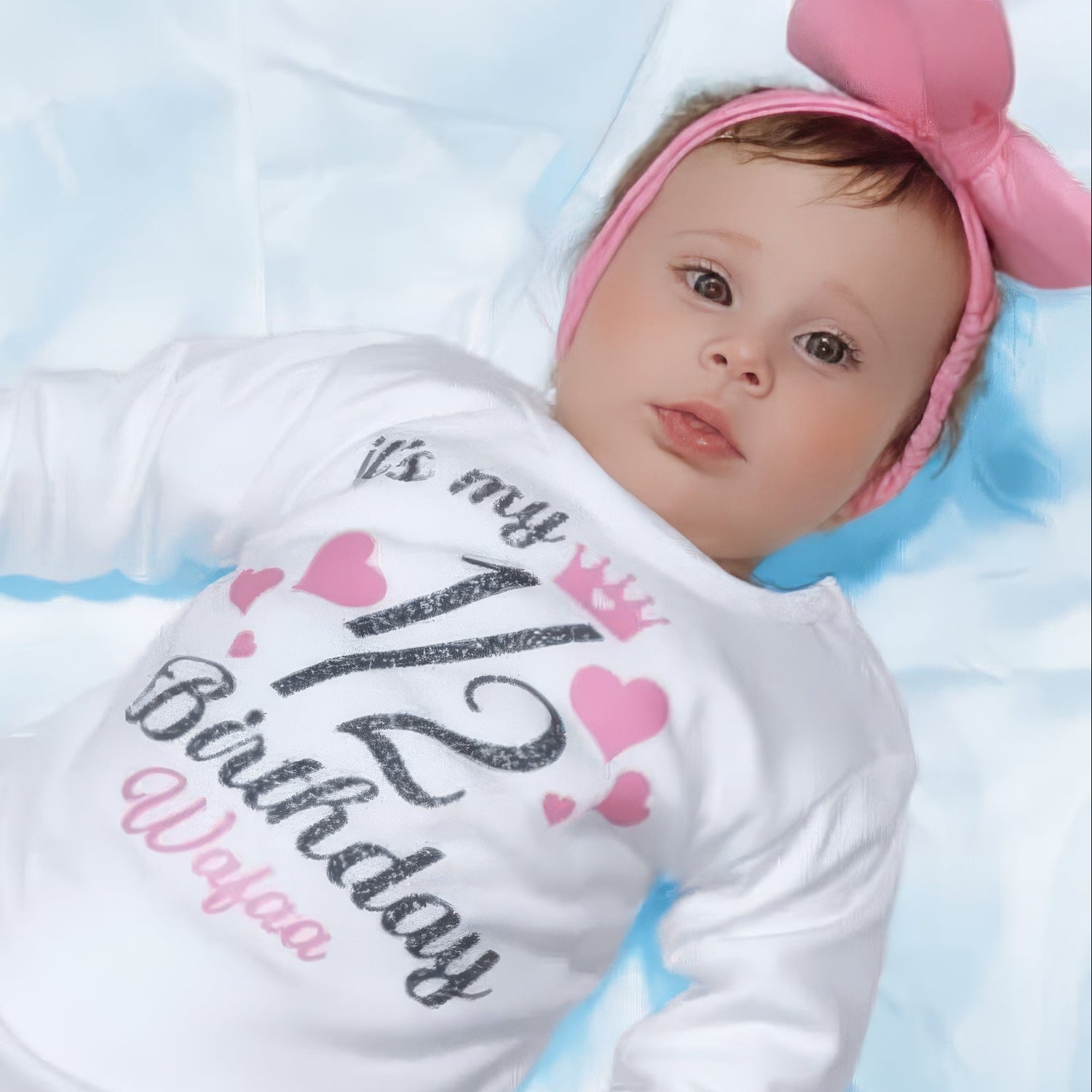 בגד לתינוק יום הולדת חצי שנה עם לבבות