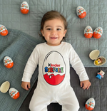 בגד לתינוק עם עיצוב ביצת קינדר לפורים