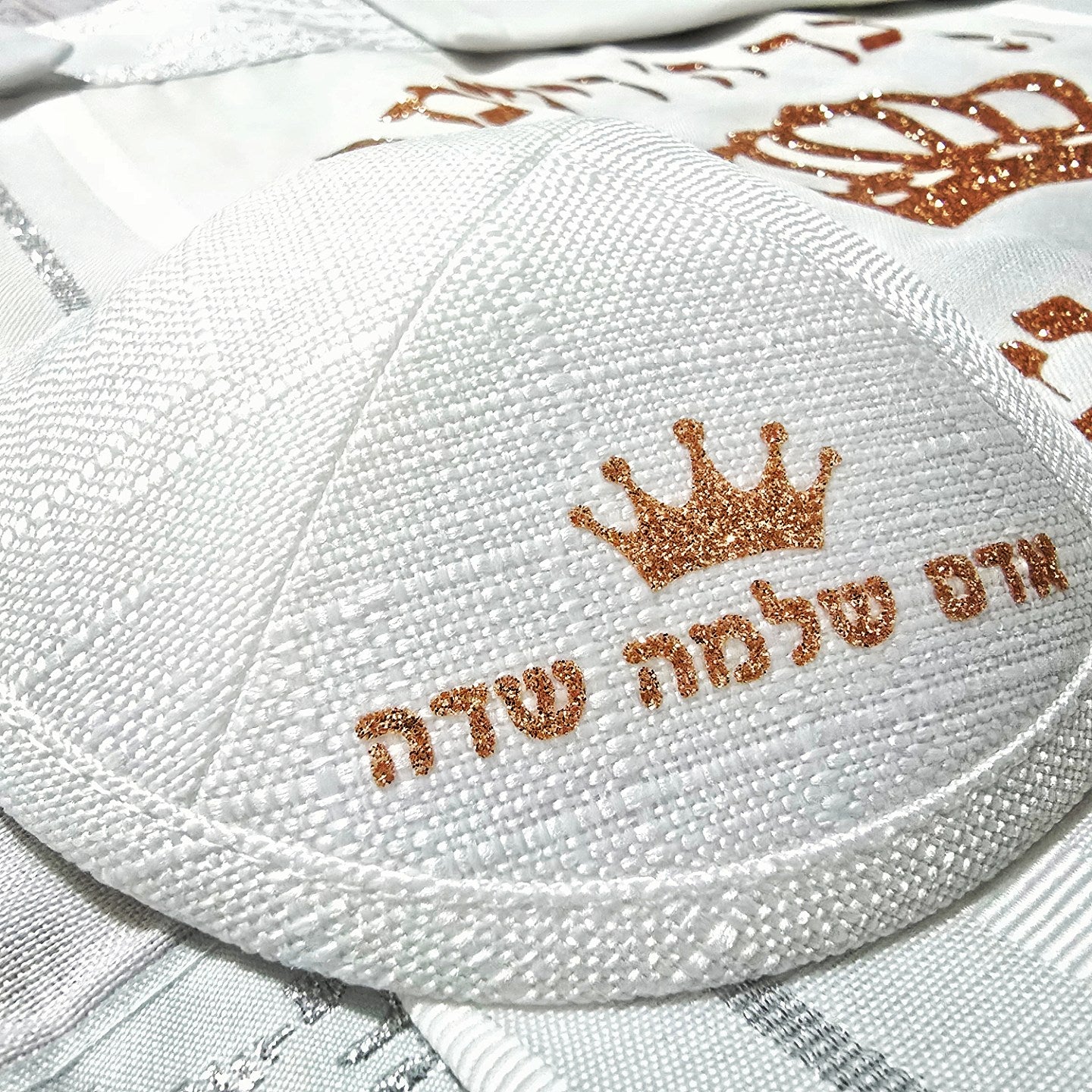 כיפת פשתן לילדים בצבע זהב מנצנץ