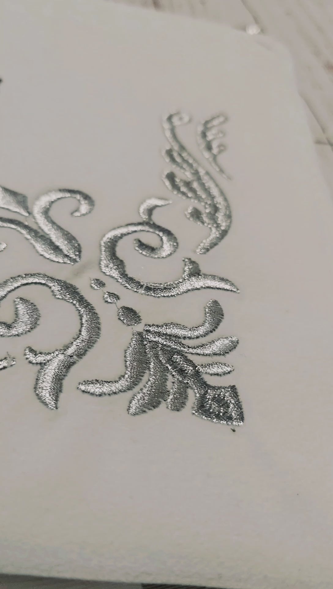 טלית לחלאקה בצבע שחור מנצנץ