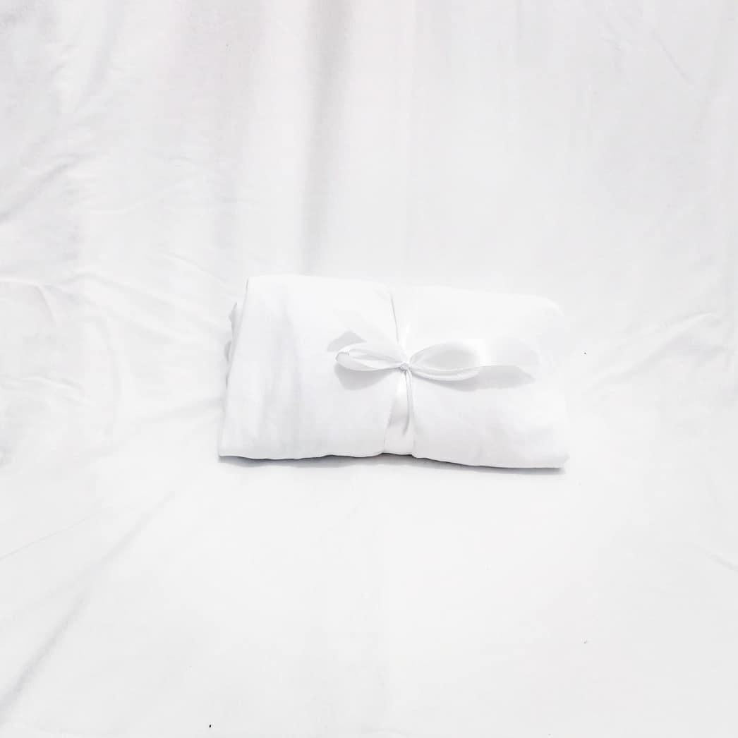 סדין ג'רסי למיטת תינוק בצבע לבן